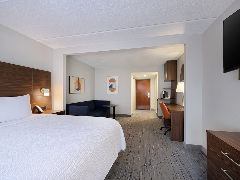 holiday inn express suites augusta west ft gordon