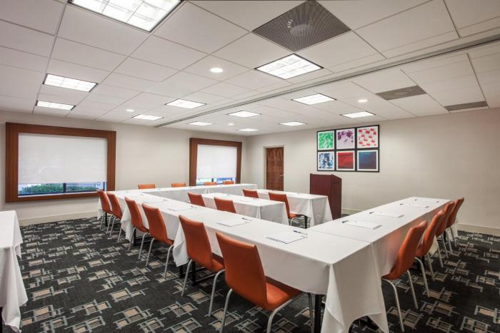 holiday inn express suites augusta west ft gordon