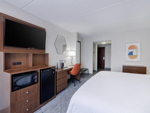 holiday inn express suites augusta west ft gordon