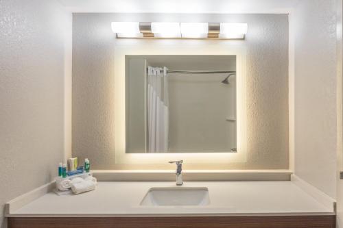 holiday inn express suites augusta west ft gordon
