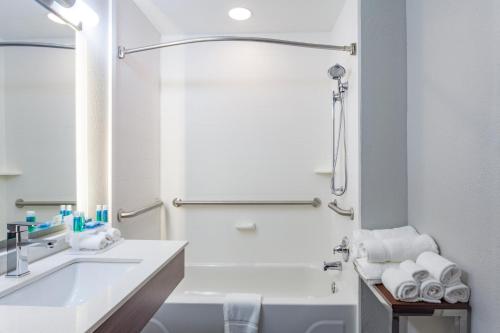 holiday inn express suites augusta west ft gordon