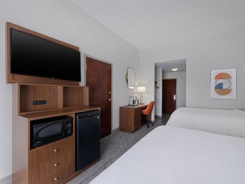 holiday inn express suites augusta west ft gordon