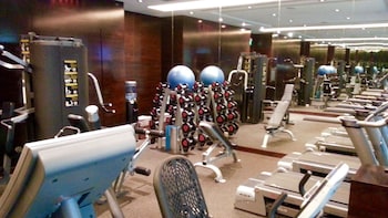 the robertson house by the crest collection