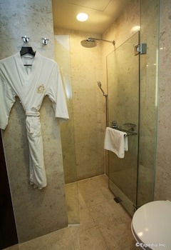 the robertson house by the crest collection