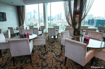 the robertson house by the crest collection