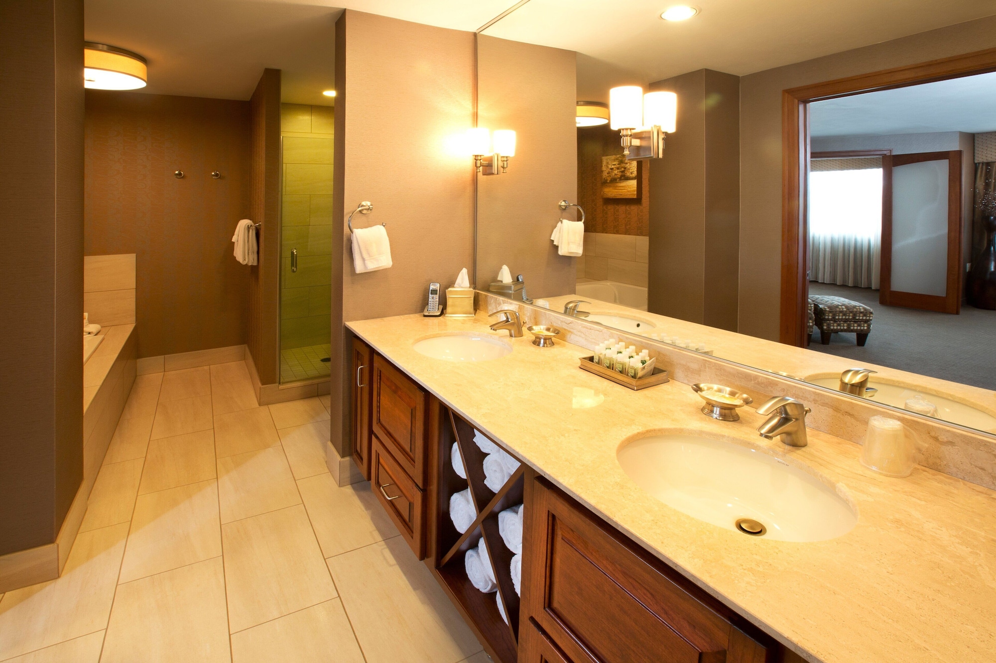 holiday inn sioux falls city centre by ihg