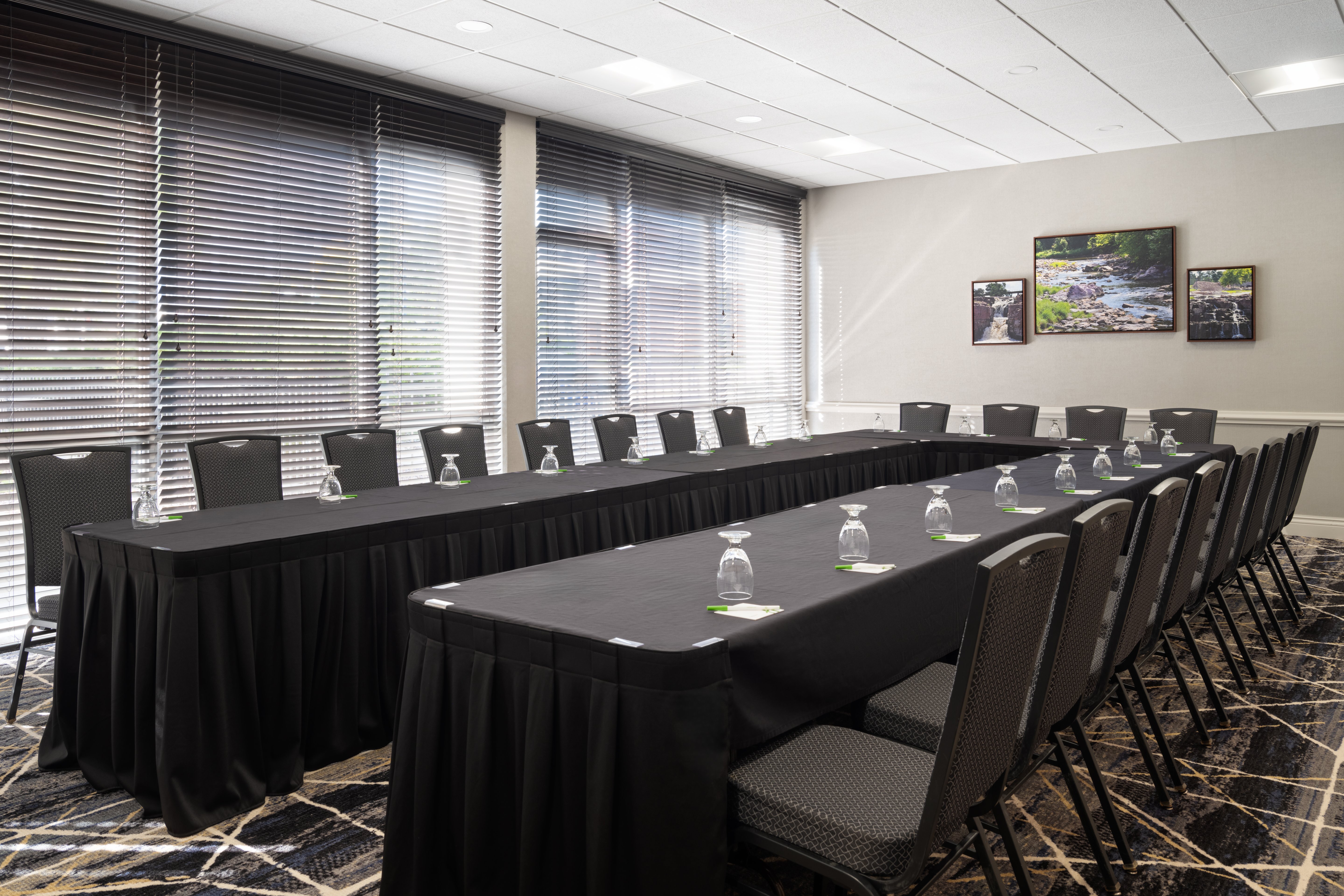holiday inn sioux falls city centre by ihg