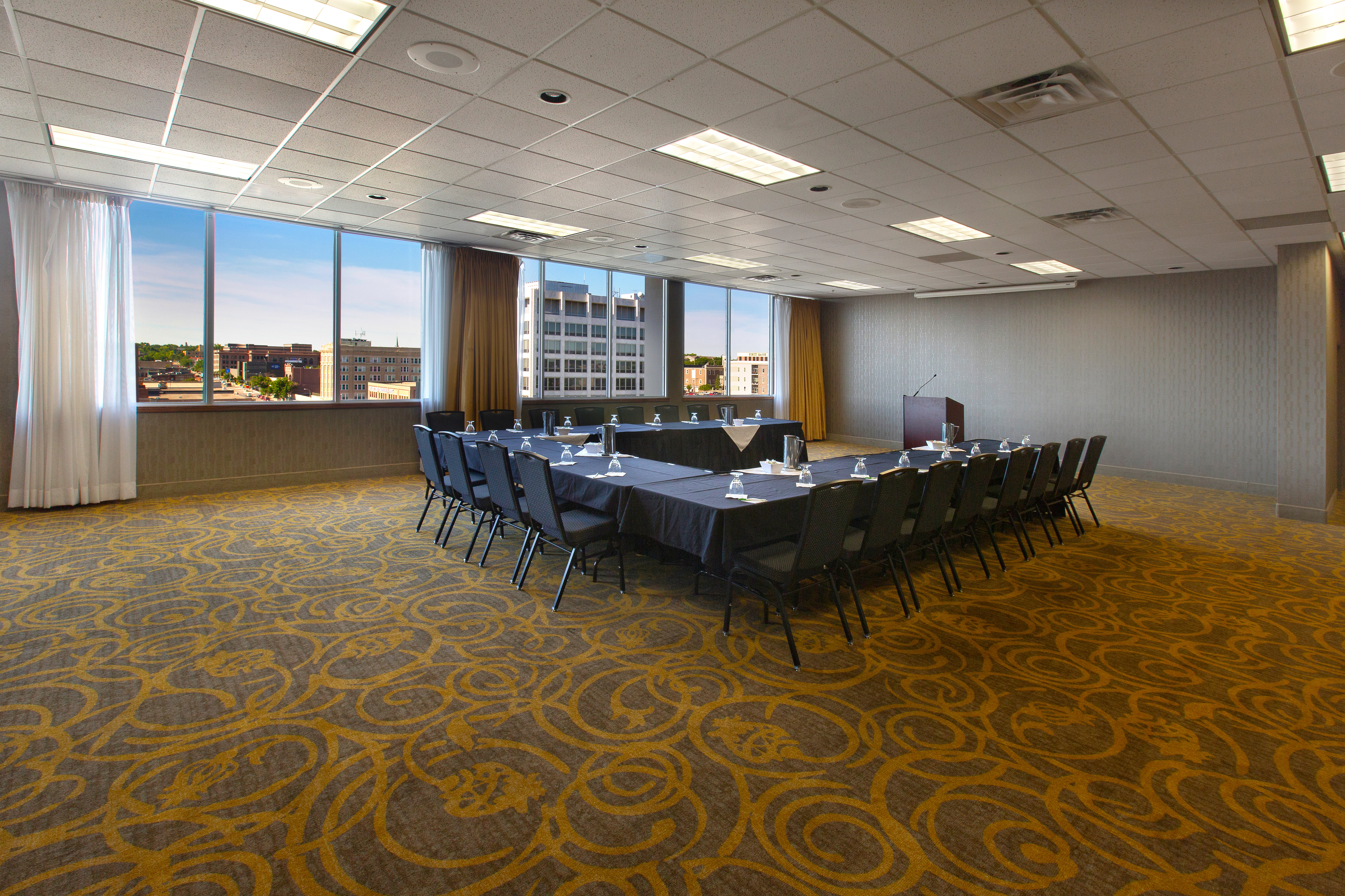 holiday inn sioux falls city centre by ihg