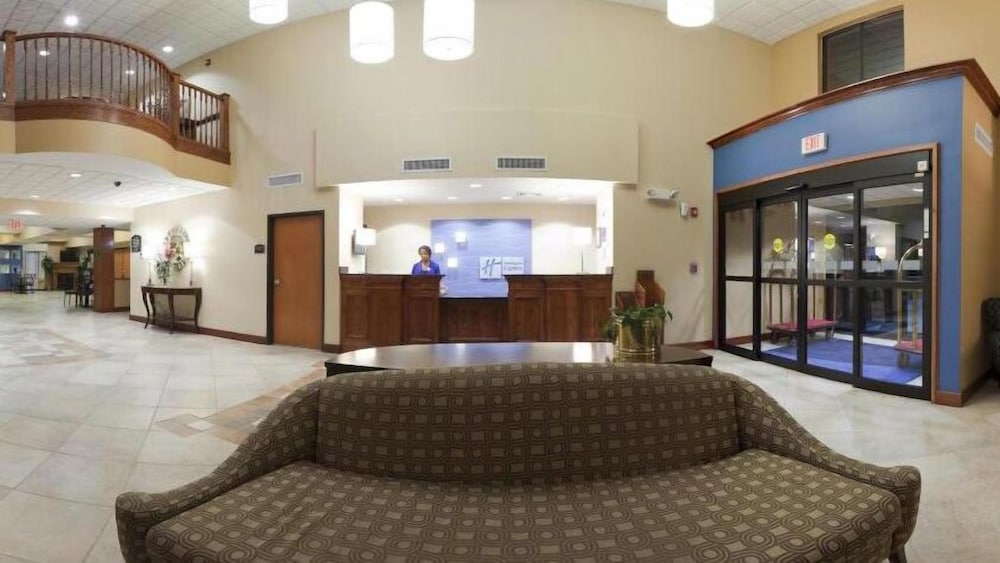 holiday inn express hotel and suites suffolk by ihg