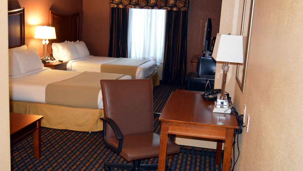 holiday inn express hotel and suites suffolk by ihg
