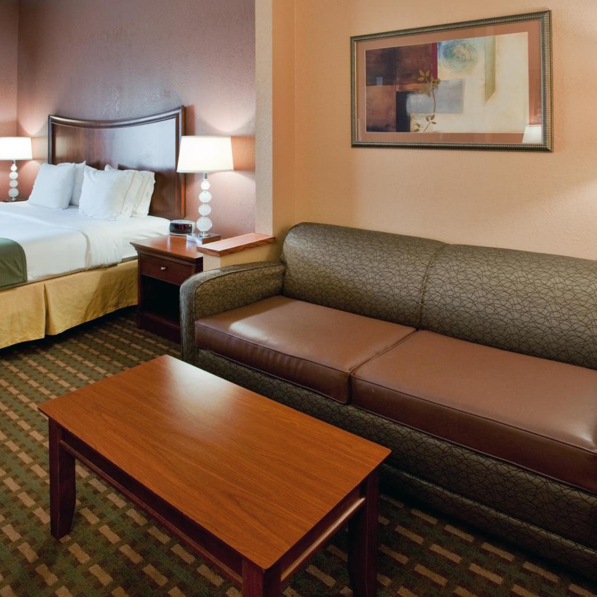 holiday inn express hotel and suites suffolk by ihg