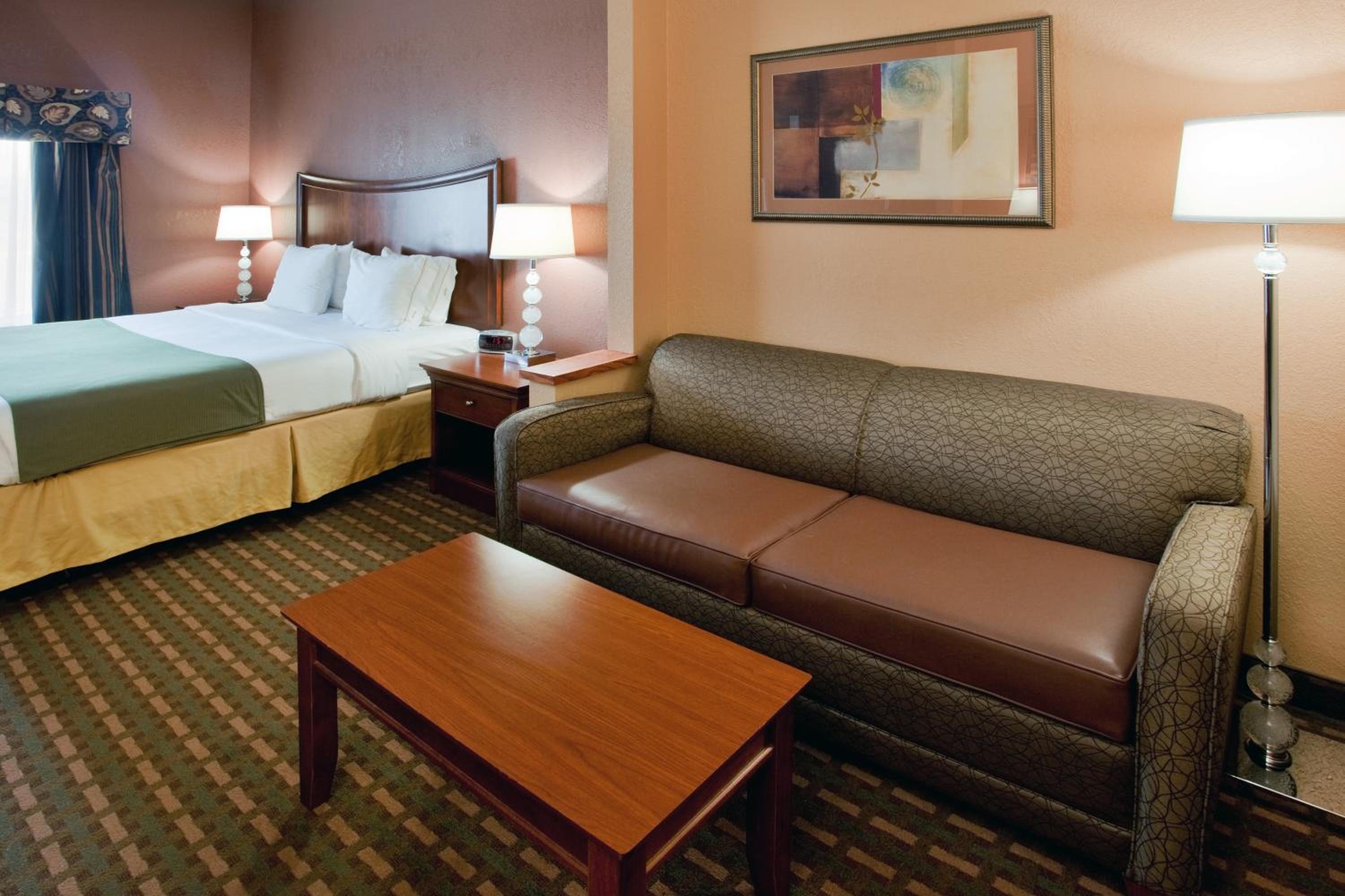 holiday inn express hotel and suites suffolk by ihg