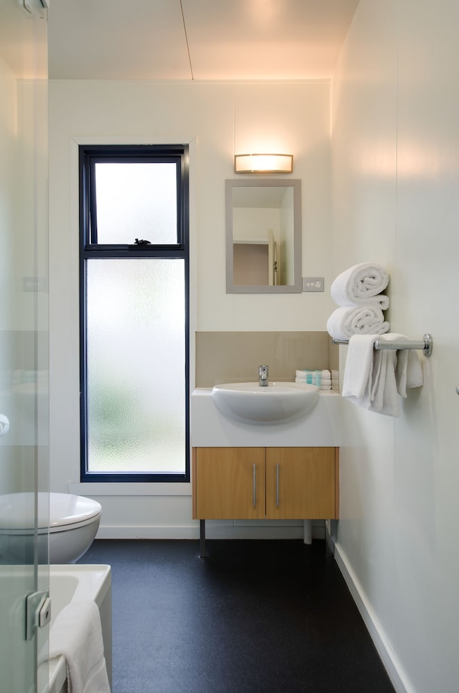 swansea beach chalets