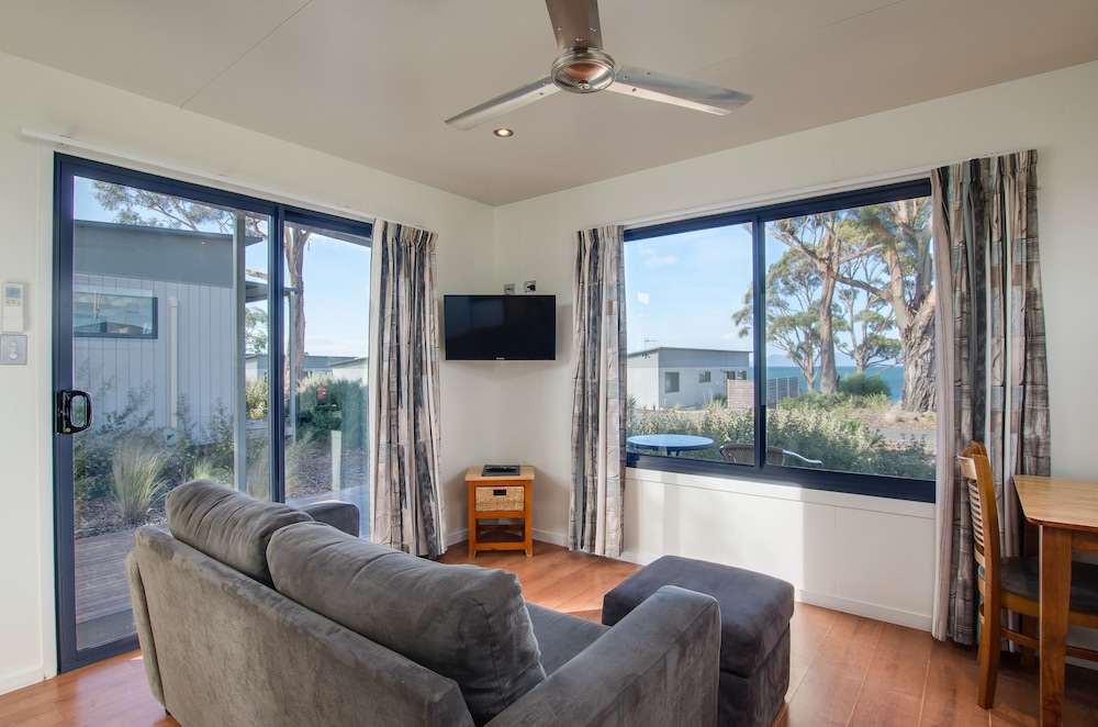 swansea beach chalets