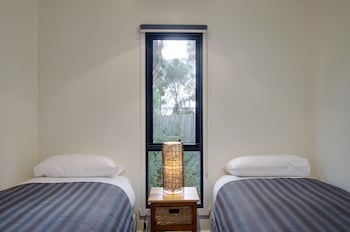 swansea beach chalets