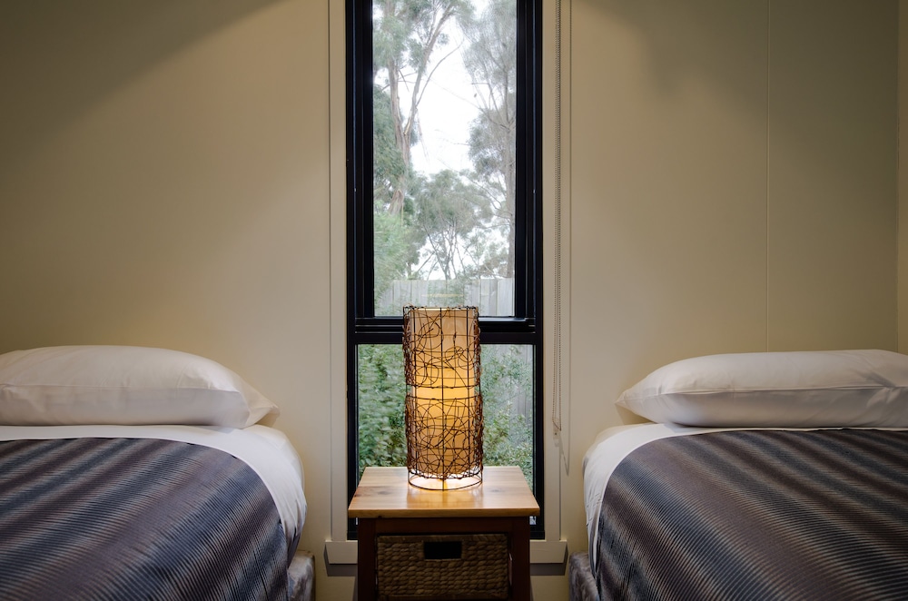 swansea beach chalets