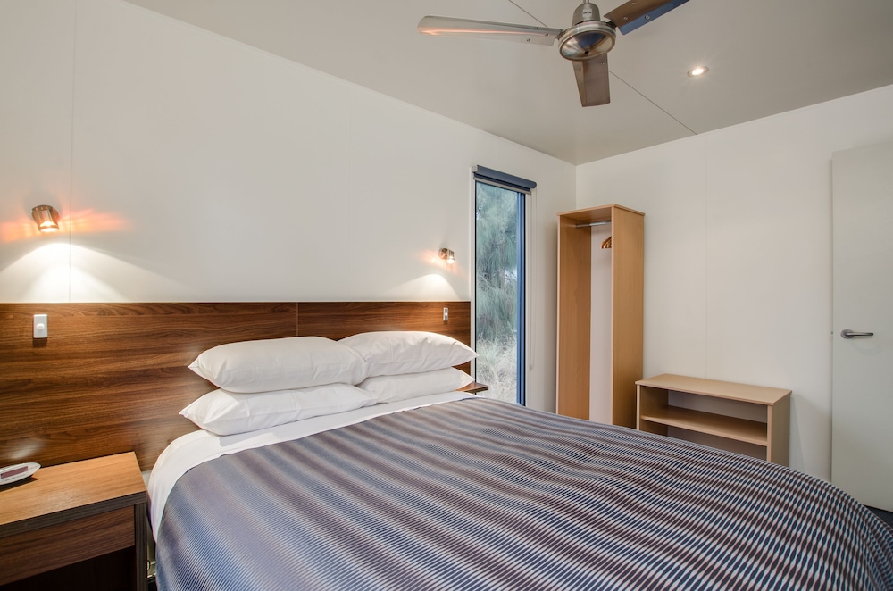 swansea beach chalets