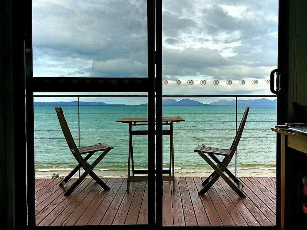 swansea beach chalets