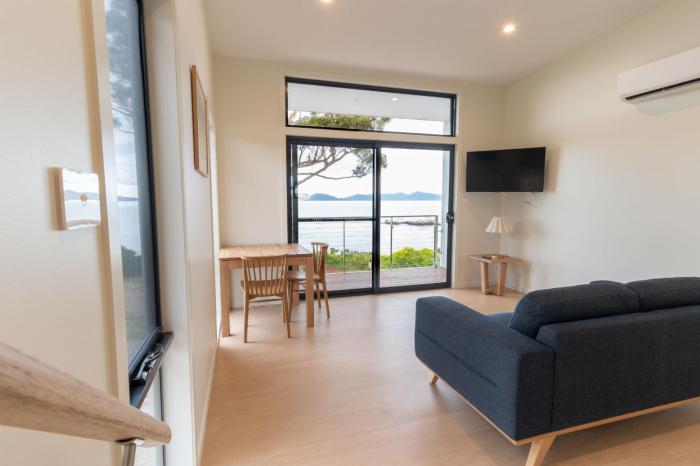 swansea beach chalets