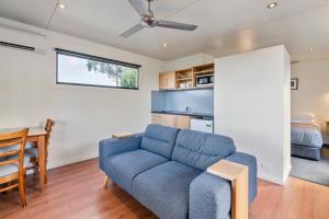 swansea beach chalets