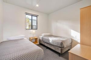 swansea beach chalets