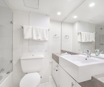 oaks sydney hyde park suites