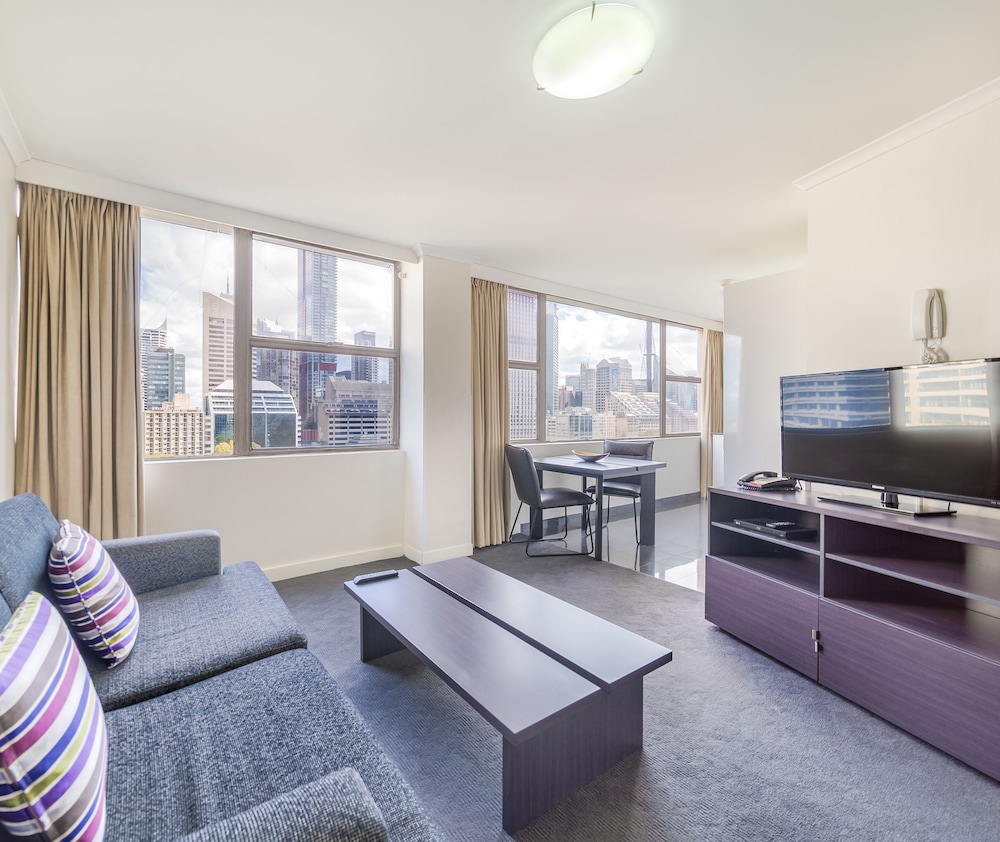 oaks sydney hyde park suites