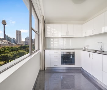 oaks sydney hyde park suites