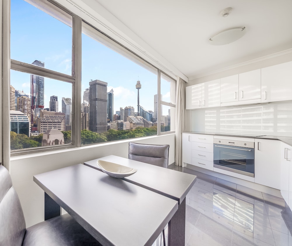 oaks sydney hyde park suites