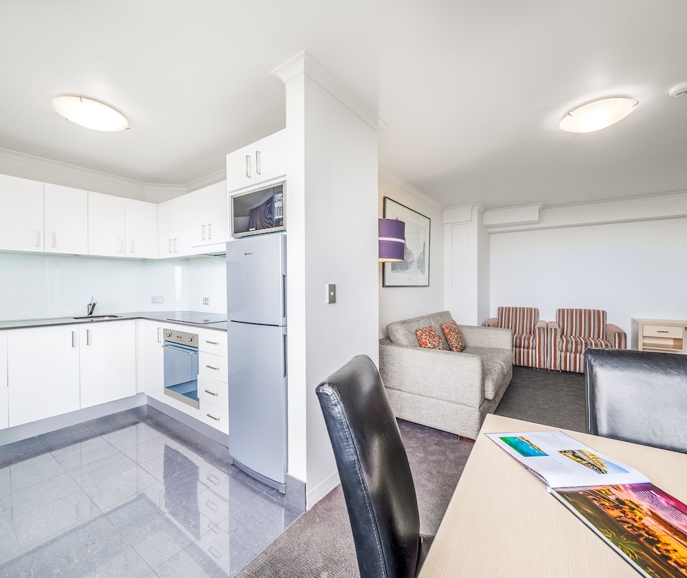 oaks sydney hyde park suites