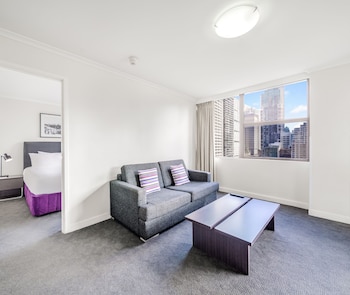 oaks sydney hyde park suites