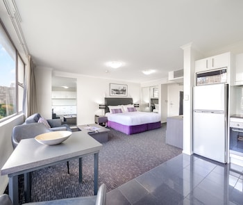 oaks sydney hyde park suites