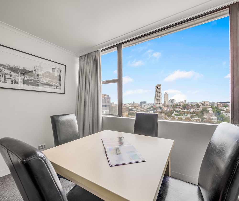 oaks sydney hyde park suites