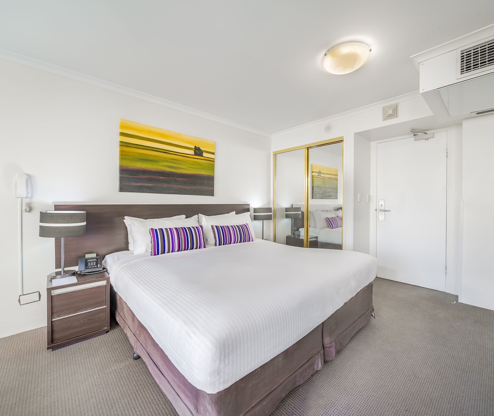 oaks sydney hyde park suites