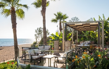 ionion beach hotel apartments and spa