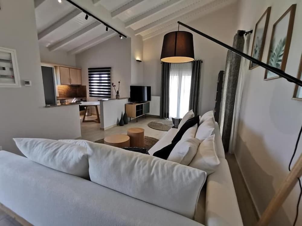ionion beach hotel apartments and spa