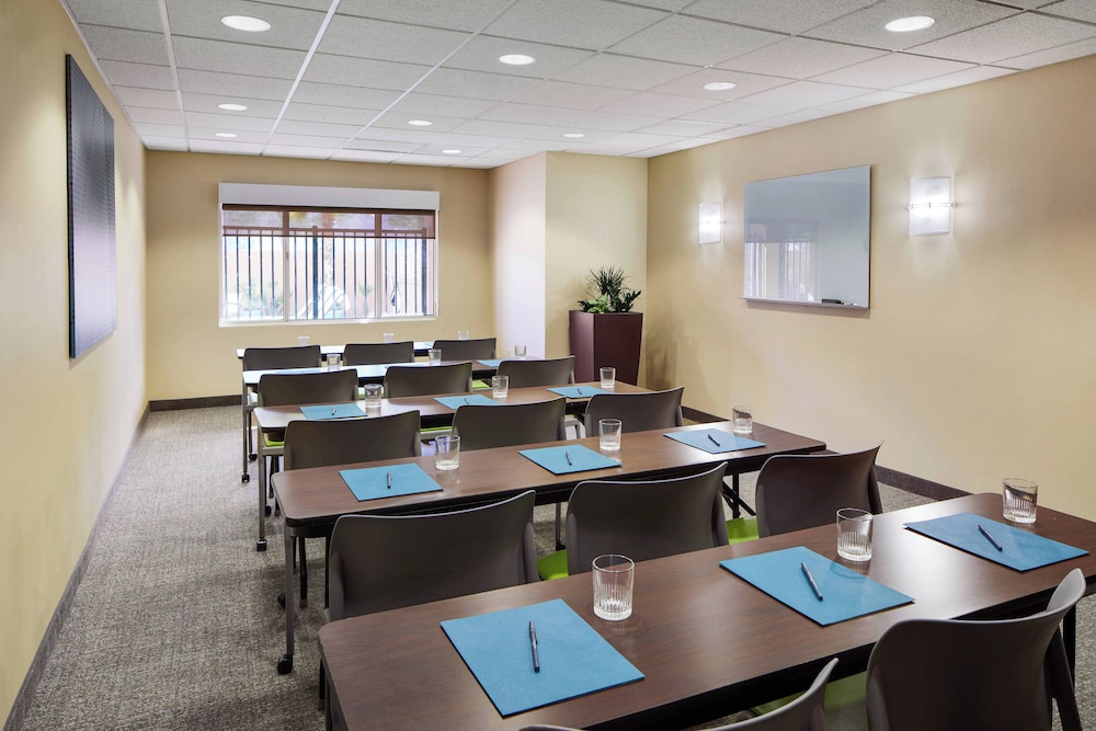 springhill suites tempe at arizona mills mall