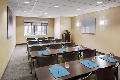 springhill suites tempe at arizona mills mall