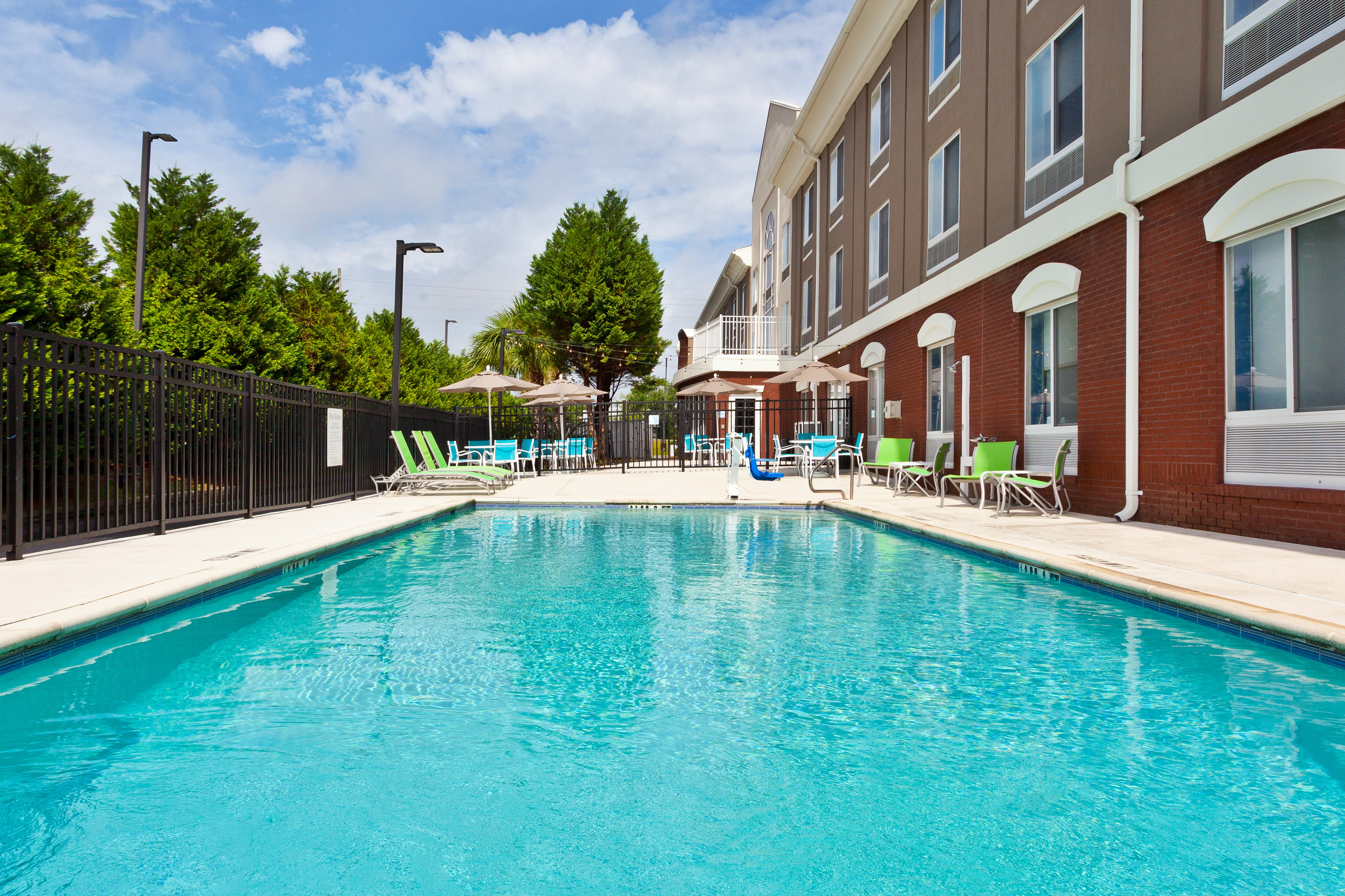 holiday inn express dothan north by ihg