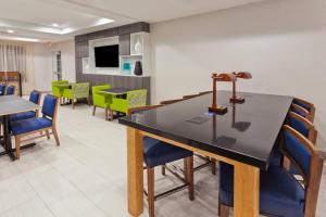 holiday inn express dothan north by ihg