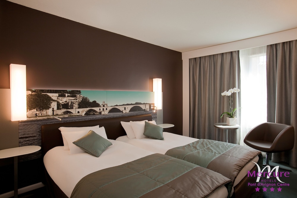 mercure pont davignon centre