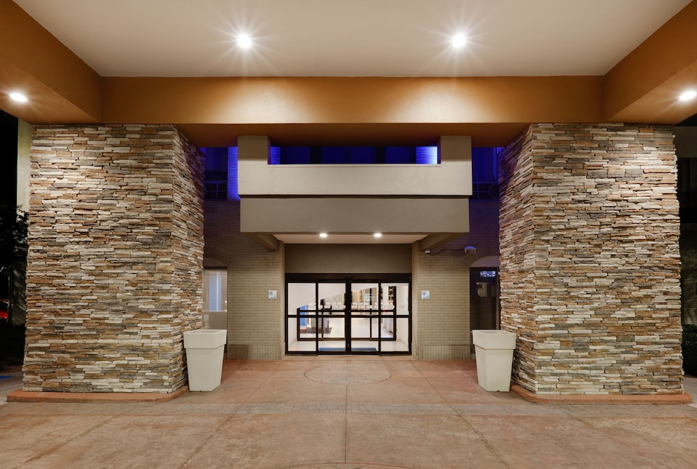 holiday inn express and suites duncanville