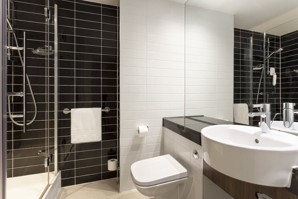 holiday inn express dunstable by ihg