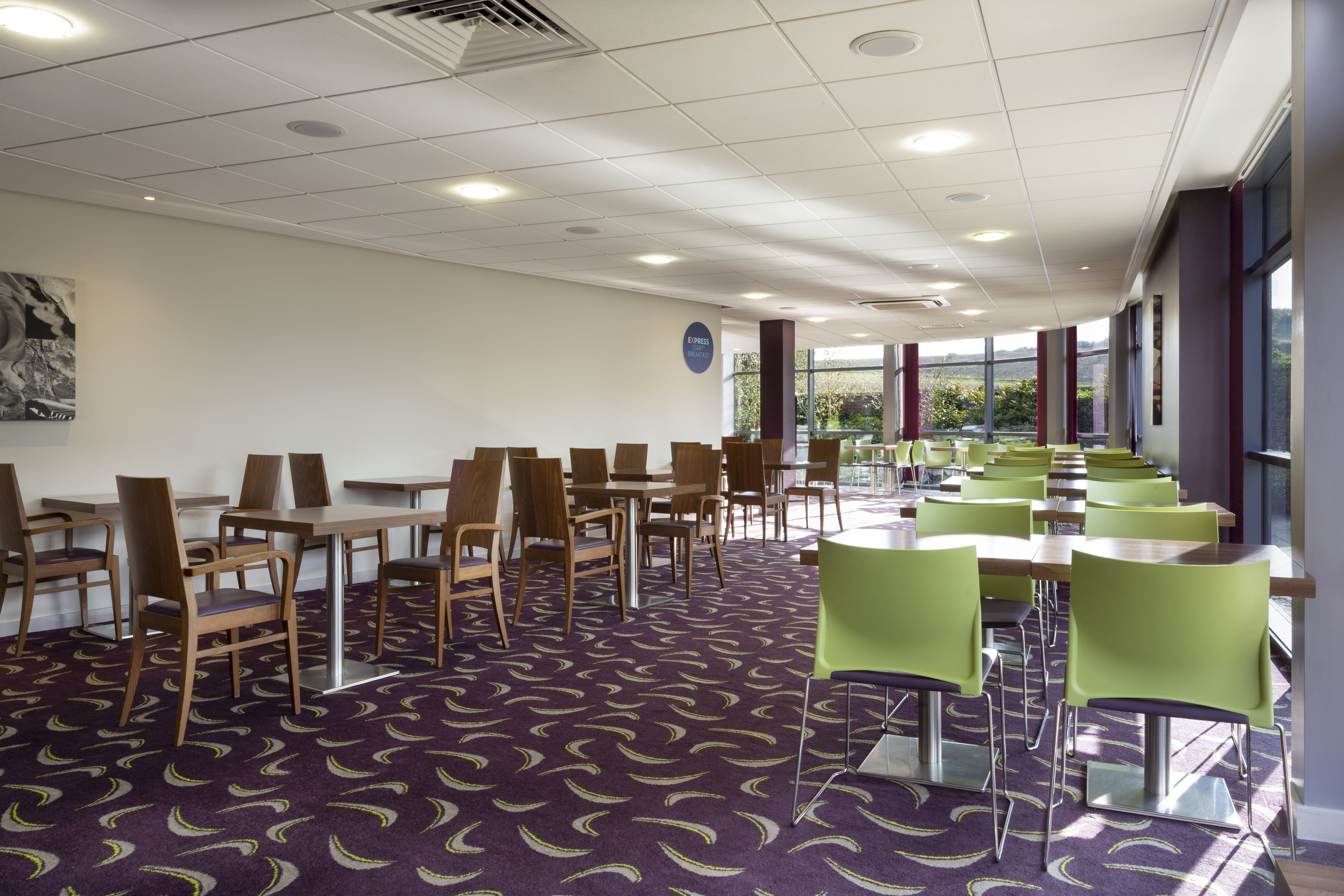 holiday inn express dunstable by ihg