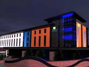 holiday inn express dunstable by ihg