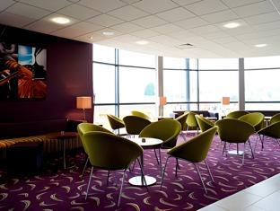 holiday inn express dunstable by ihg