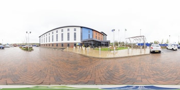 holiday inn express dunstable by ihg