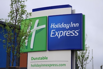 holiday inn express dunstable by ihg