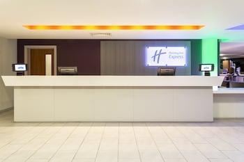 holiday inn express dunstable by ihg