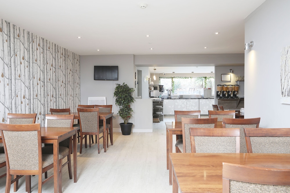 cairn hotel